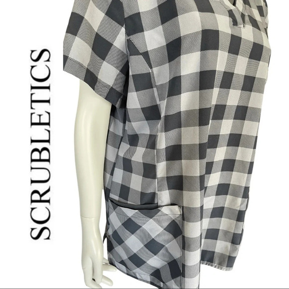 🛍️3/$40 Scrubletics Short Sleeve Grey Check Scrub Top Front  Pockets Extra Large - Picture 3 of 4